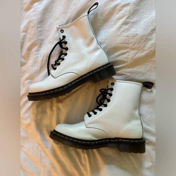 White Doc Martens- size 8 (Never Worn!) - Picture 2 of 4